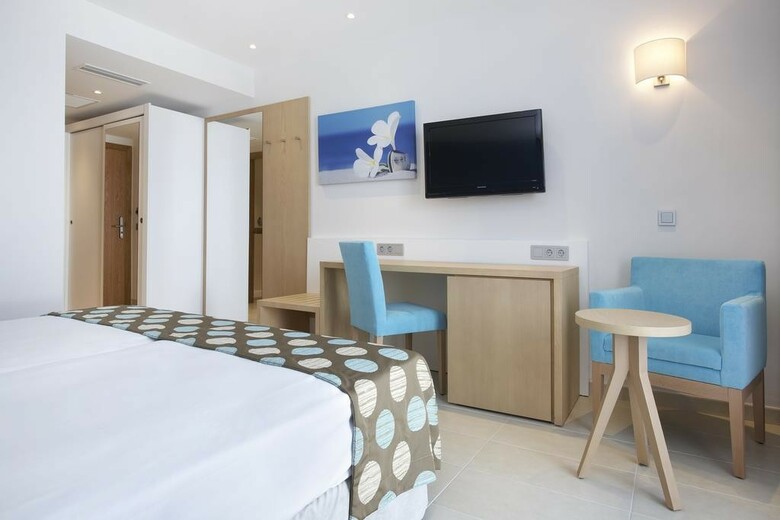 Universal Hotel Marqu�s