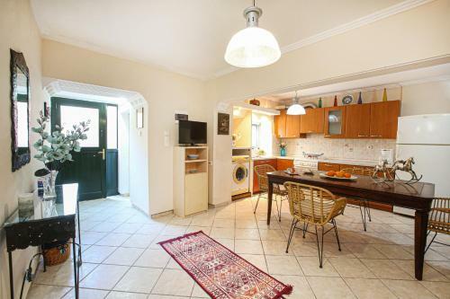 Apartamento Suburban House By Corfuescapes