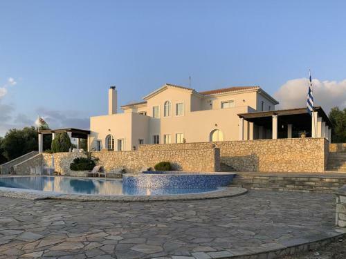 Amazing Villa With Private Pools And Sea Views