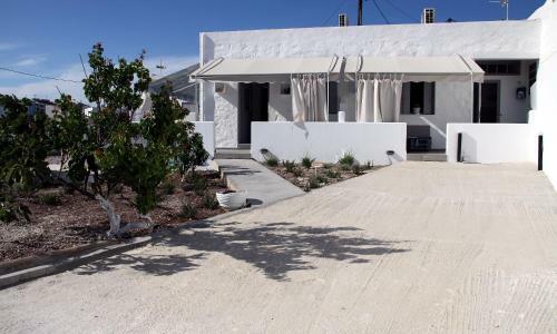 Kimolian Monopolis - Alyki House