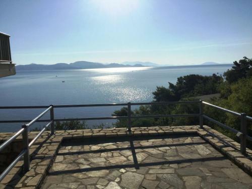 Seaside Maisonette In Kiveri, Near Nafplion.