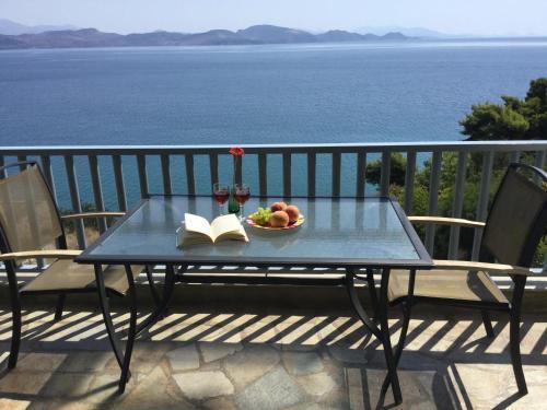 Seaside Maisonette In Kiveri, Near Nafplion.