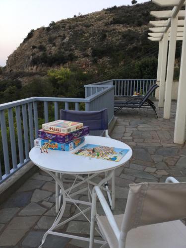 Seaside Maisonette In Kiveri, Near Nafplion.