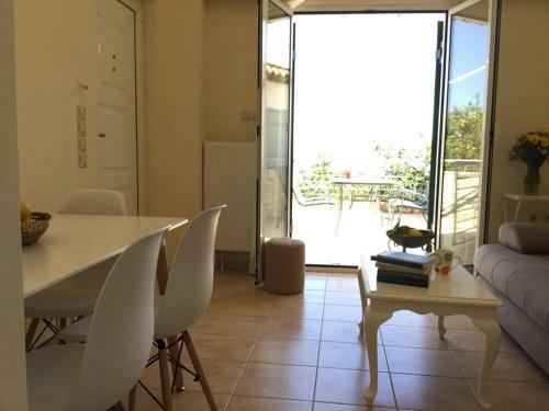 Seafront Apartment In Kiveri, Near Nafplion.
