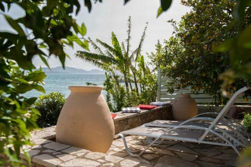 Seafront Apartment In Kiveri, Near Nafplion.