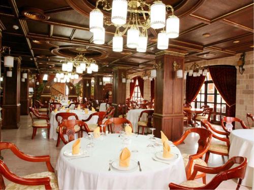 Dinasty Hotel