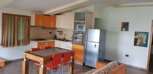Hostal Rooms Vera's Vila