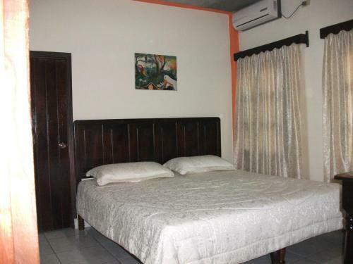 Hotel & Hostal Yaxkin Copan