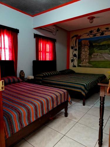 Hotel & Hostal Yaxkin Copan