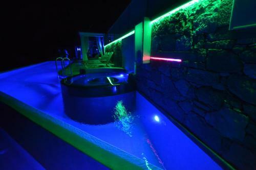 Heated Private Pool & Jacuzzi - Ozone & Salt - Villa Rokka