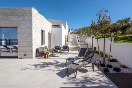 Villas Phos And Kallos