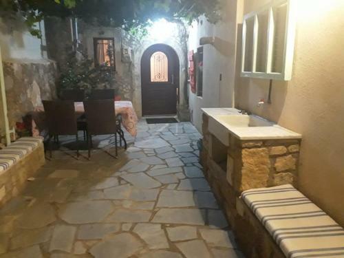 Koutouloufari Cosy Cretan Cottage