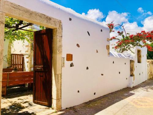 Avli Traditional Home With Private Jacuzzi