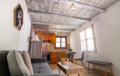 Avli Traditional Home With Private Jacuzzi