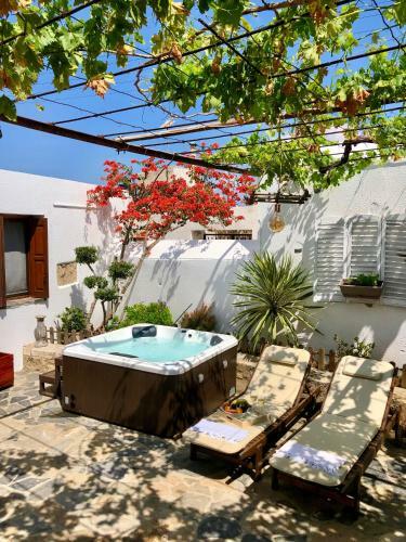 Avli Traditional Home With Private Jacuzzi