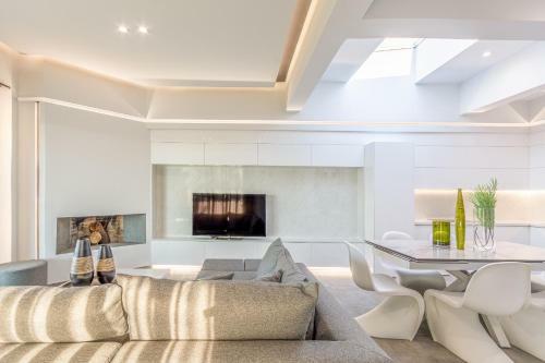Queens Gem Luxury Villa - Private Heated Jacuzzi - Pool To Be Open