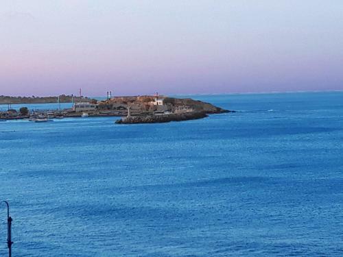 Amazing Beachfront Apartment In Hersonissos
