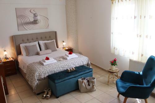 Amazing Beachfront Apartment In Hersonissos