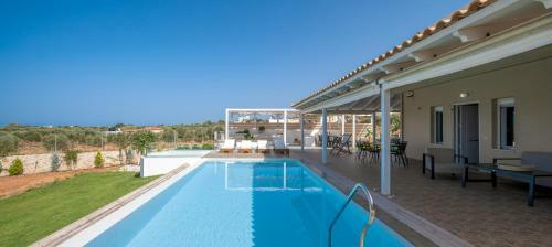 Alba Bianca Villa, A Secluded Retreat!