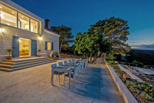 Luxury Villa Castello Di Pietra With Private Pool