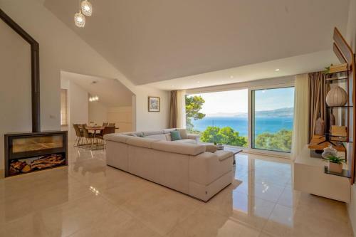 Luxury Villa Castello Di Pietra With Private Pool