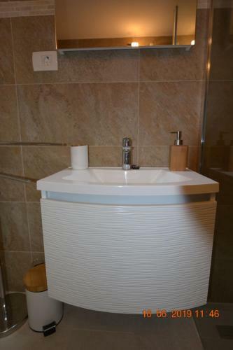 Sealodge Solta - Luxe Villa, Private Pool & Mooring