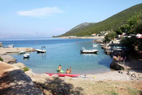 Apartment Sea View - 7 M From Beach