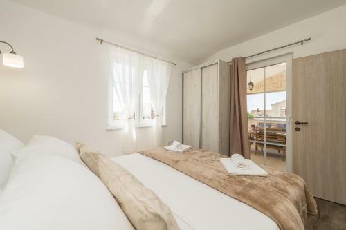Villa Stancija Privlaka 2 With Heated Pol