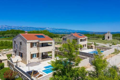 Villa Stancija Privlaka 2 With Heated Pol