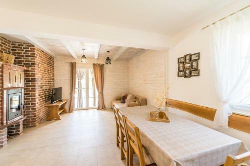 Villa Karin With Heated Pool