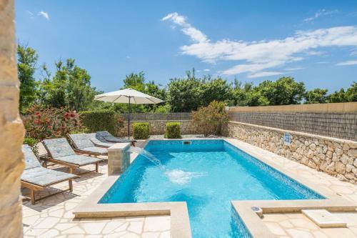 Villa Karin With Heated Pool