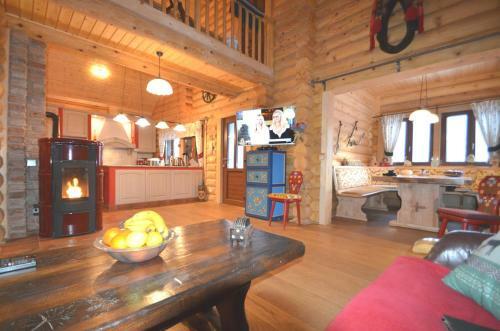Chalet Mit 7.000 M2 Land Und Wundersch�ne Aussicht