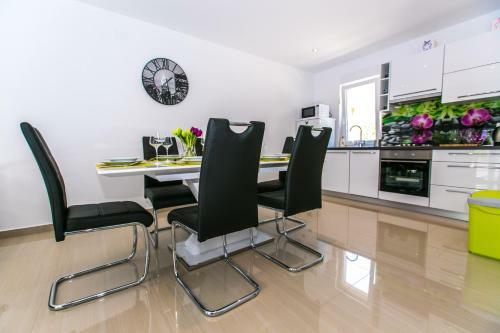 Villa Holiday House "sabine Green"