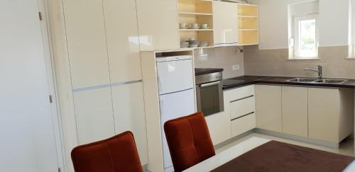 Apartments By The Sea Bilo, Primosten - 14601
