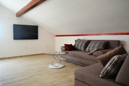 Aparthotel Apartments Toni Sea View