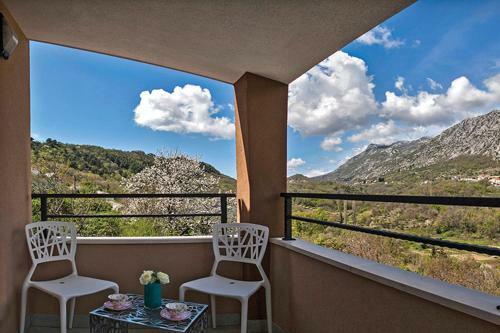 Luxury Villa Mosor, Heated Pool Whirpool, Near The See