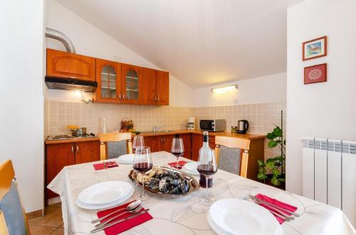 Apartments By The Sea Selce, Crikvenica - 3030