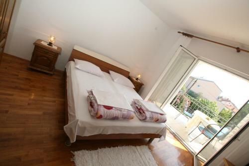 Hostal Apartments & Rooms Lonzor