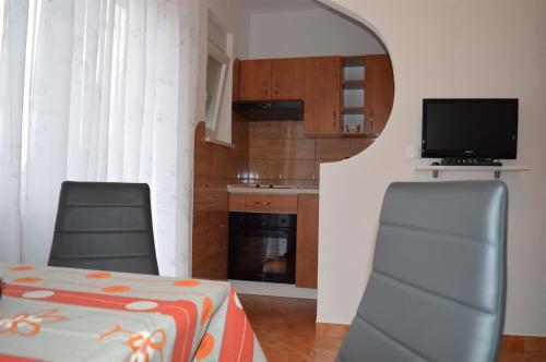 Apartment And Rooms Katica