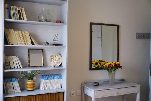 Sunny Sea-view Apartment In Halepa