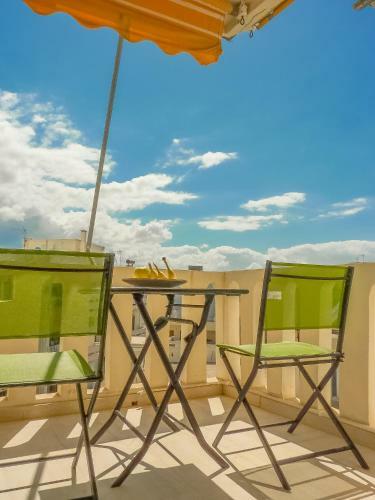 Sunny City Center Apartment