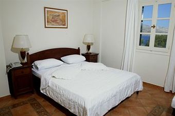 Hotel Chrithoni's Paradise
