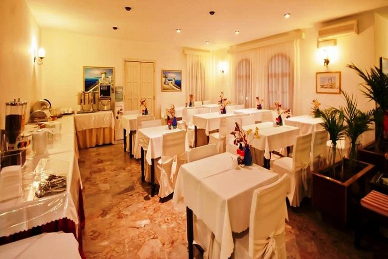 Hotel Aeolis