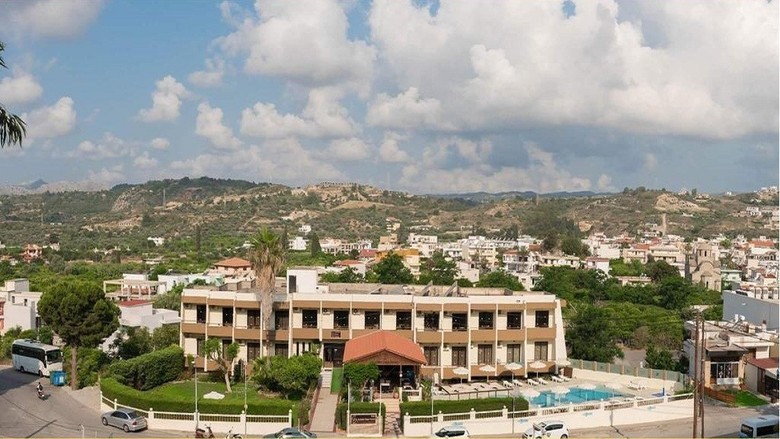 Golden Days Aparthotel