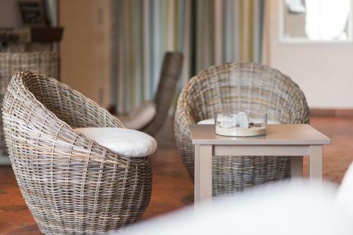 Latitude Ouest Hotel & Restaurant