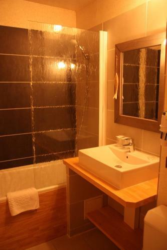 Latitude Ouest Hotel & Restaurant