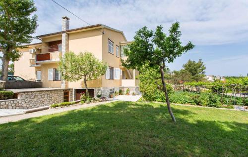 Apartment In Silo/insel Krk 13510