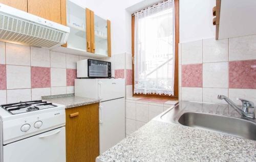 Apartment In Silo/insel Krk 13497