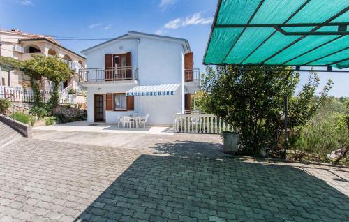 Apartment In Silo/insel Krk 13497