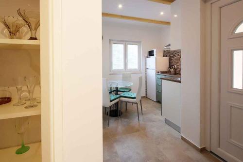Apartment In Silo - Insel Krk 39710